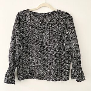 Uniqlo Floral Black & White Long Sleeve Blouse XS